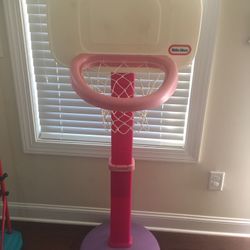 Little Tikes Indoor Kids/Toddler Basketball hoop