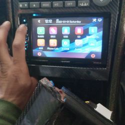 7" DOUBLE DIN TOUCHSCREEN 