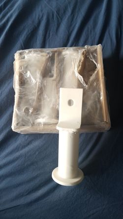 Bed support legs. Brand new never used. Took one out to take photo