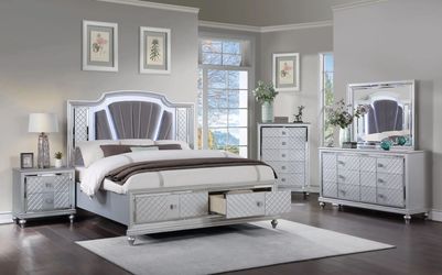 Shine in Style: Mirrored Bedroom Set with LED Accents – Just $50 Down!