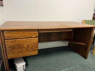 Sturdy desk
