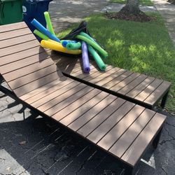 Curb Alert _Free Patio Furniture - Chaise Lounges- Pool toys/noodles (Kings Creek - Dadeland/Baptist)