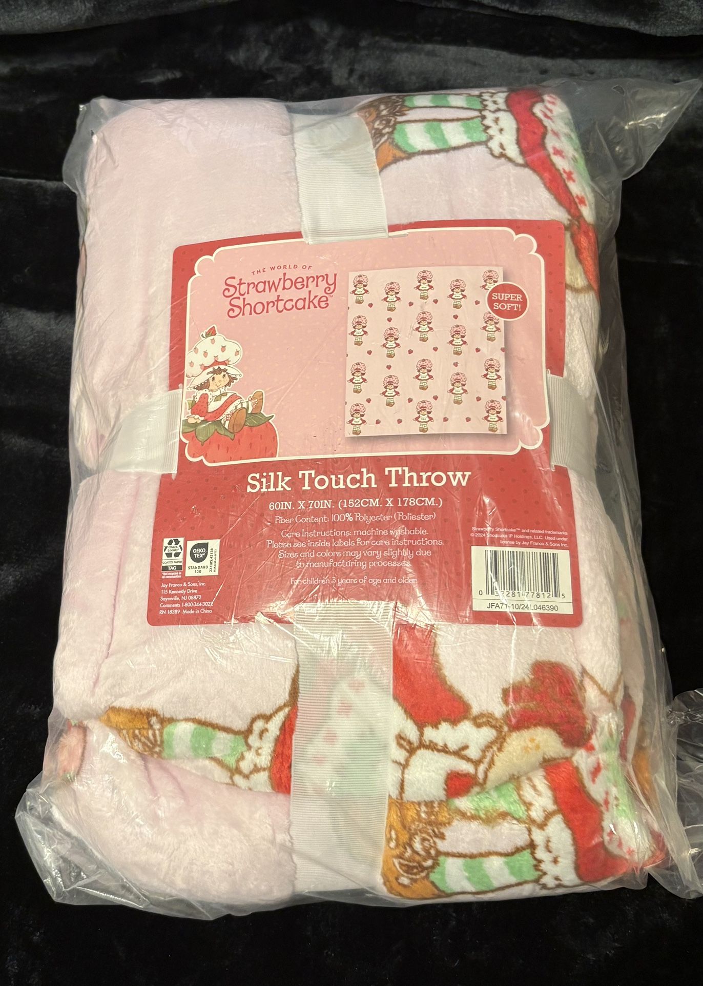Strawberry Shortcake Throw Blanket