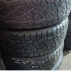 275/60/20 Set Of 4 Good Tread $350 