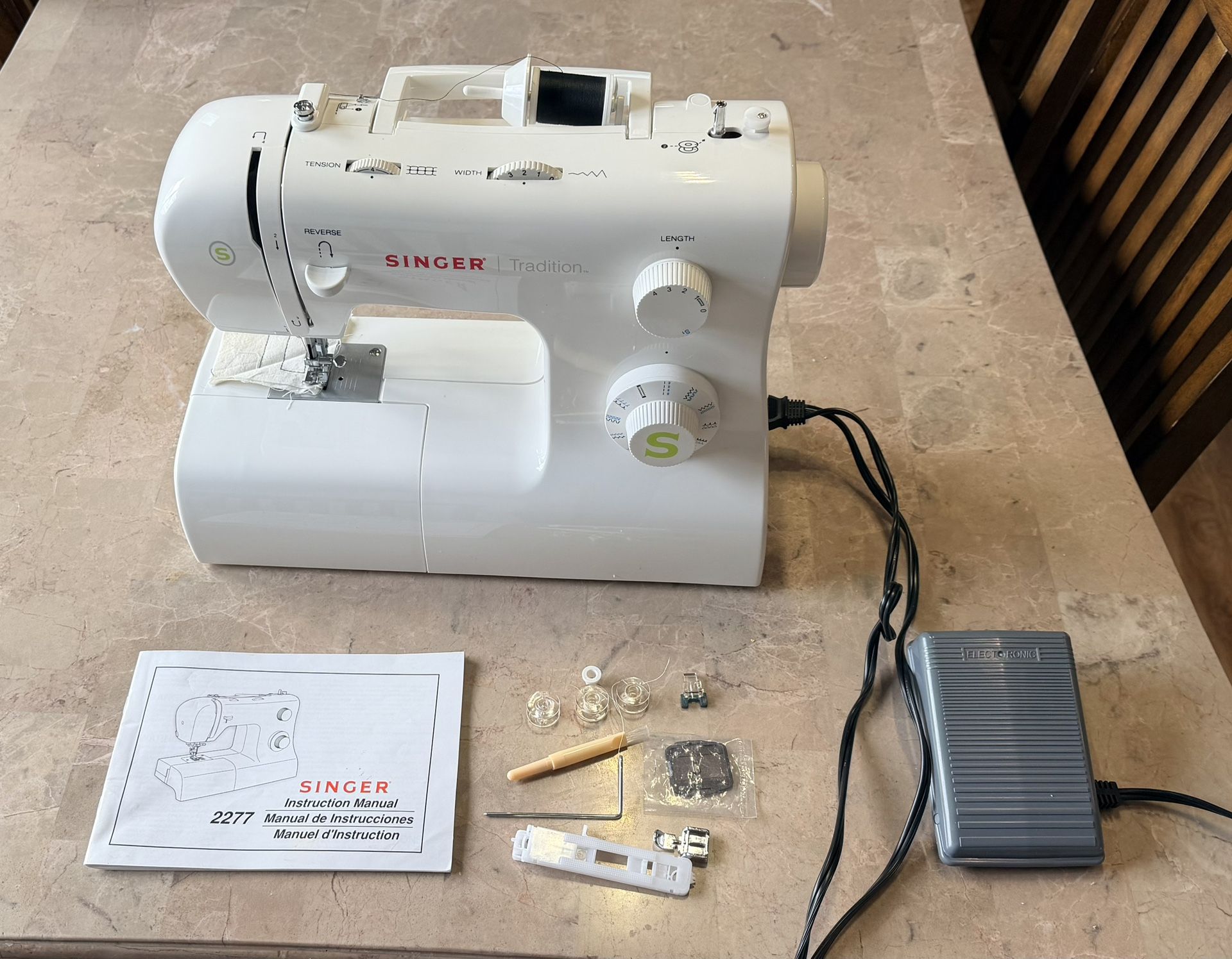 Singer Tradition 2277 Sewing Machine - like new in box