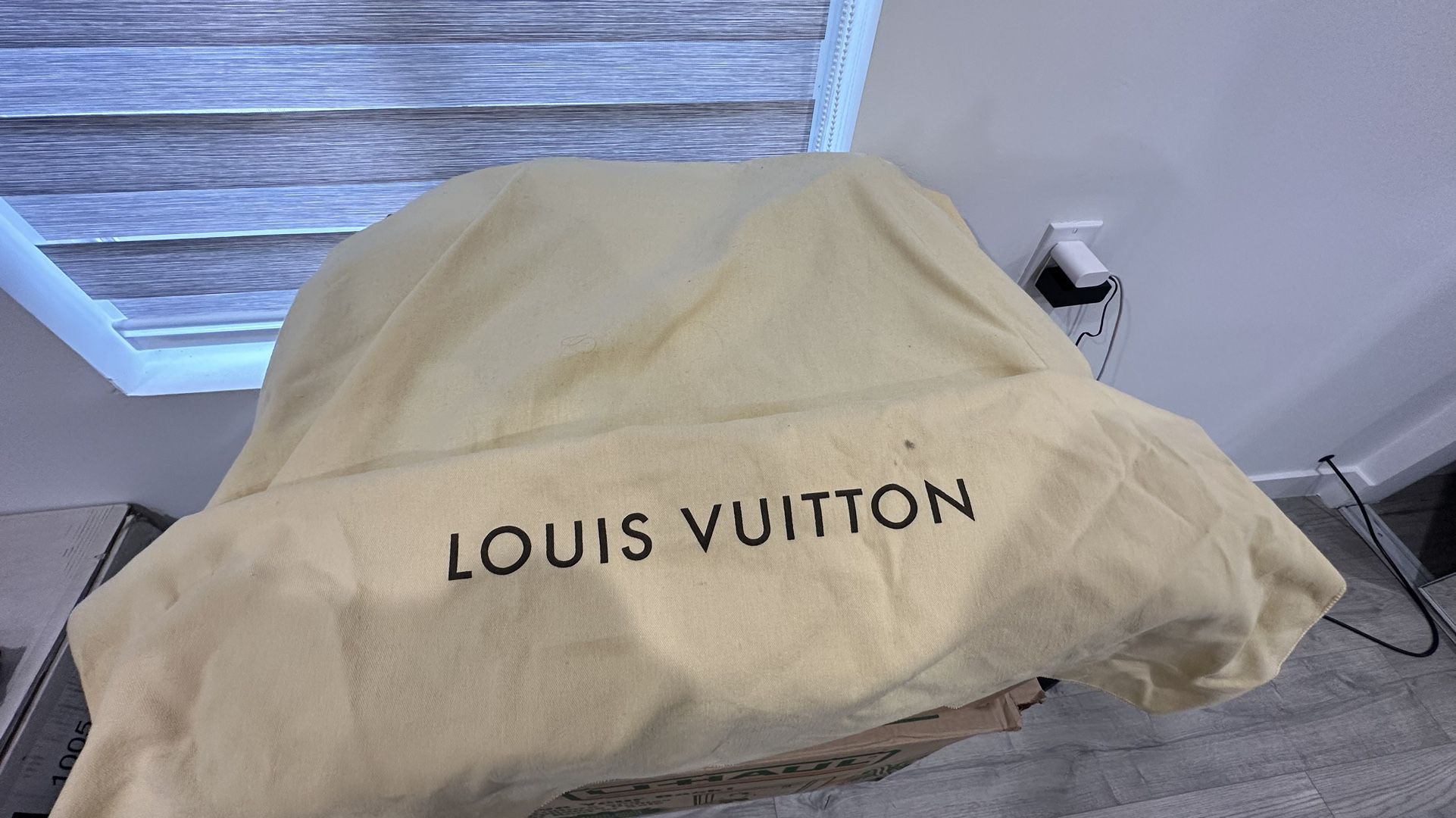 Like New Louis Vuitton KEEPALL BANDOULIÈRE 55 bag In Blue, perfect
