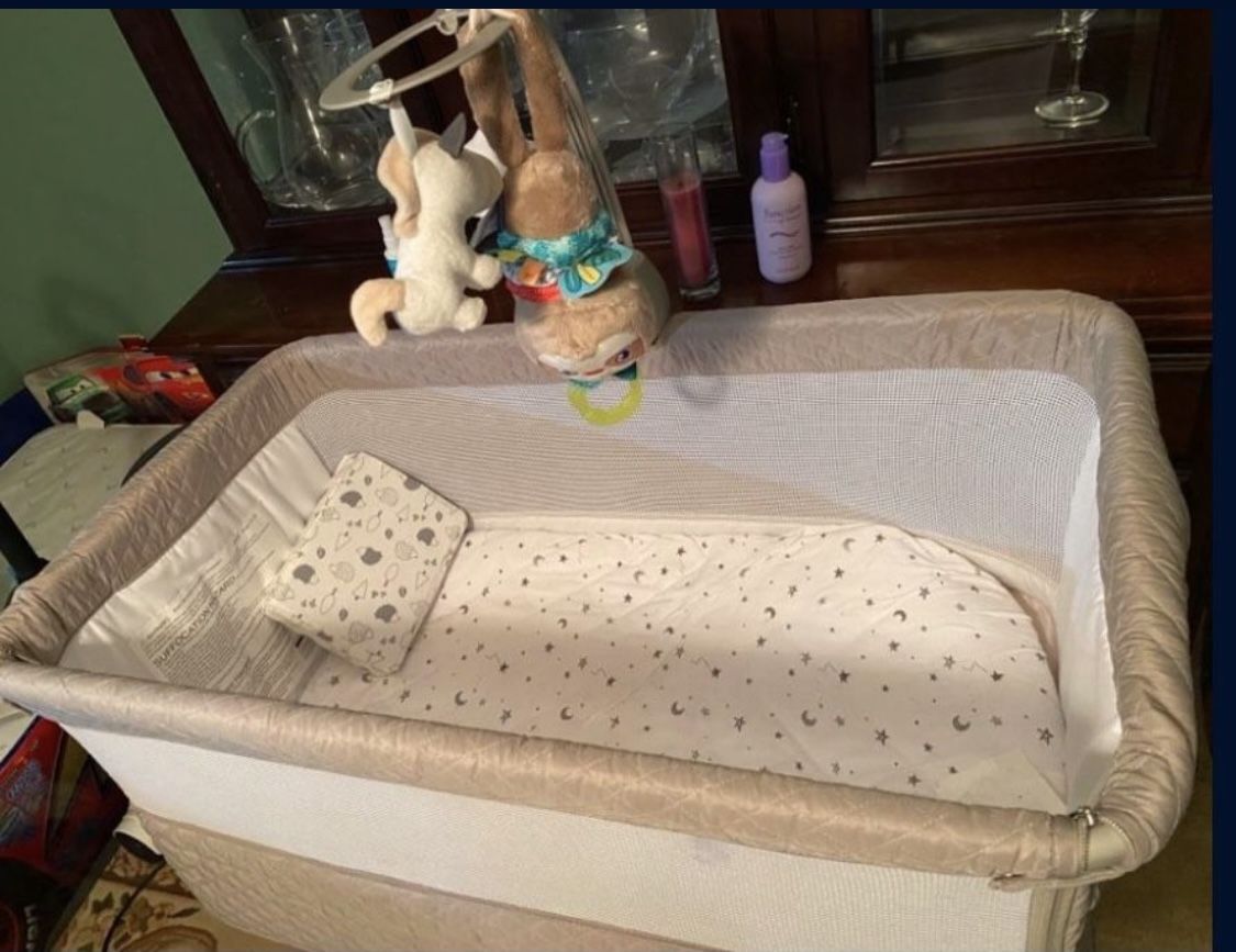 Brand New Bassinet