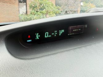 Title: 2013 Toyota Prius – Clean Title – Runs Great