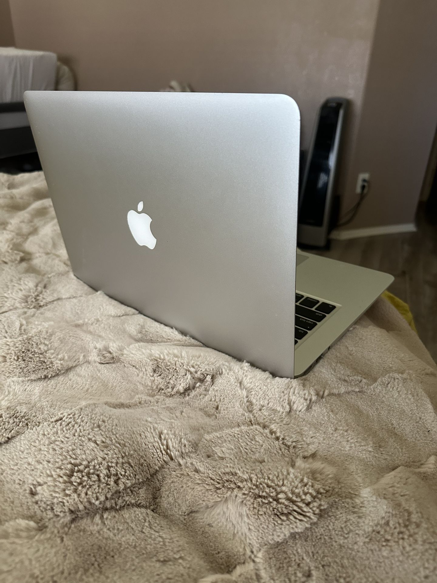 MacBook Air 13”