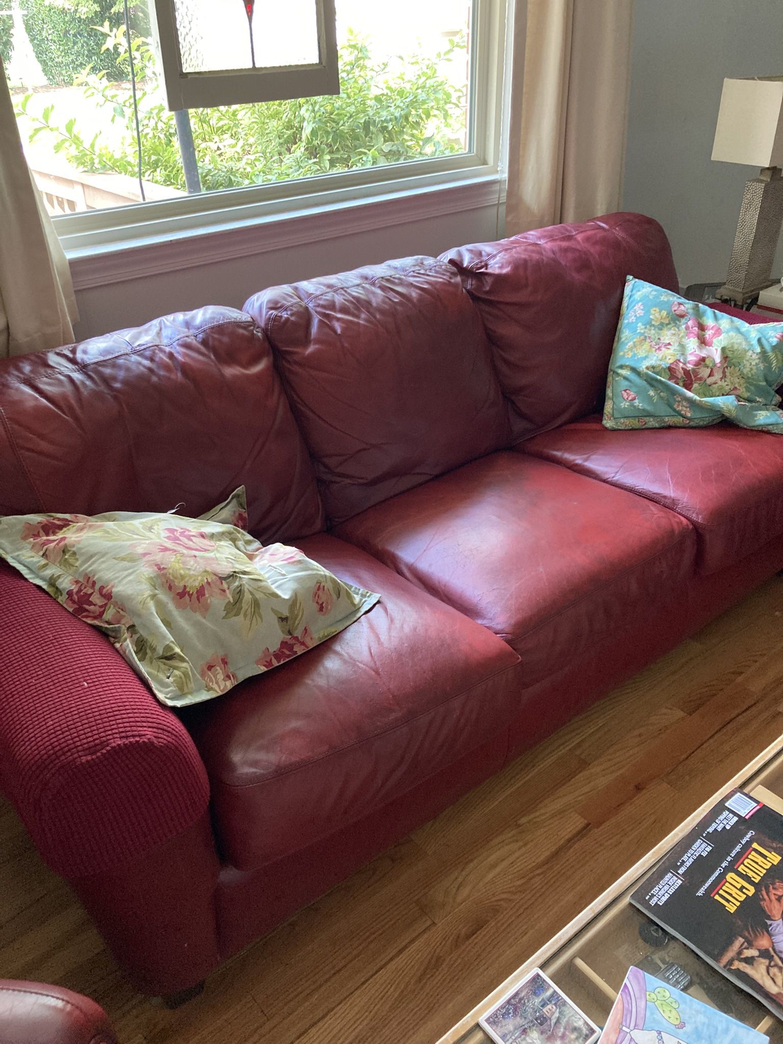 Shabby Chic Sofa And Chair FREE. This Is Going Out To Curb, Wednesday Night!