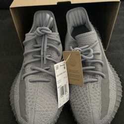 New Authentic Yeezy Boost 360 Size 6.5 Men