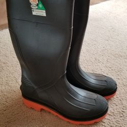 Rubber steel toe boots