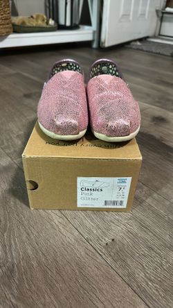 Classic Pink Glitter Tom's