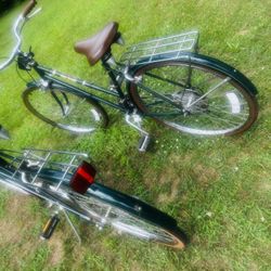 Free Spirit His &Hers 26 Inch Bikes With Bike Racks Great Shape 