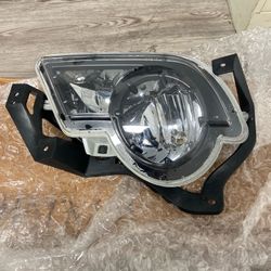 02-06 Chevrolet Avalanche New Genuine Left Driver side Fog Light Assy