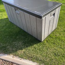 Lifetime 150 Gal. Heavy-Duty Outdoor Resin Storage Deck Box pool box!