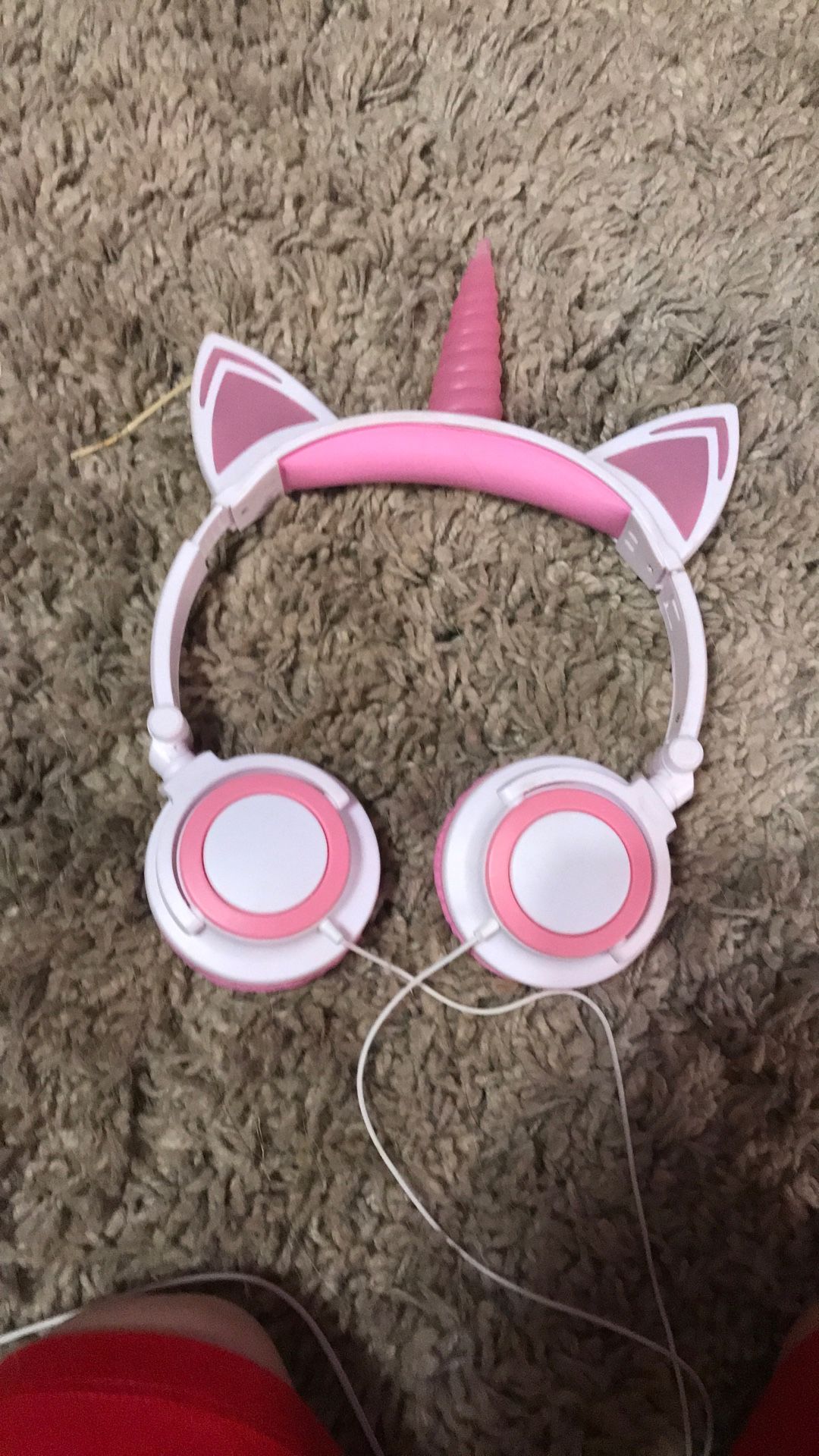 headphones 