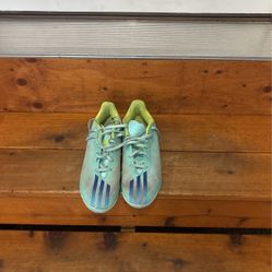 Men’s Futsal Shoes (Indoor Soccer Shoes