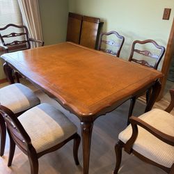 Dining Room Table And Chairs 