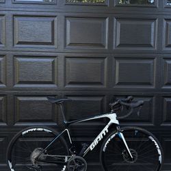Giant 2 Defy Aduanced Full Carbon Road Bike