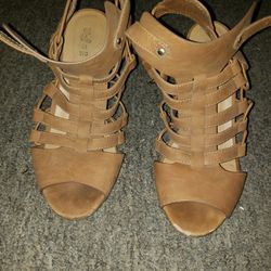 Ect! Tan Heels