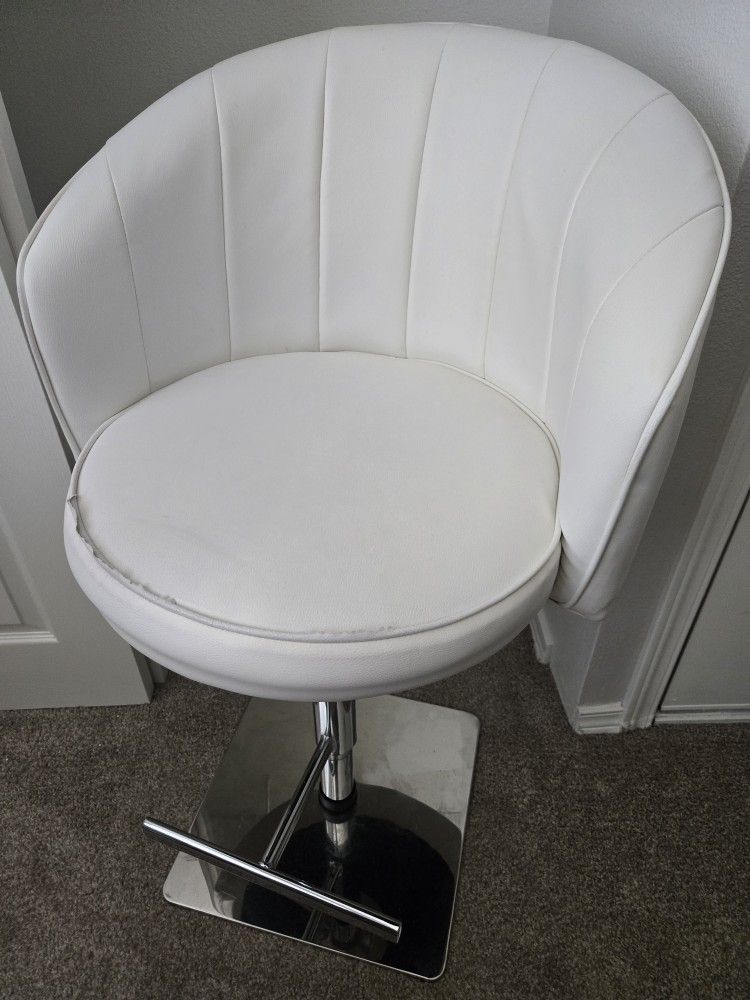 ✨$200 - OBO | Set of 2 White Swivel Bar Stools | Modern & Comfy! ✨