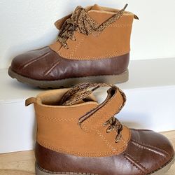 Boys Brown Boots 🥾 Size 12 Carter’s.