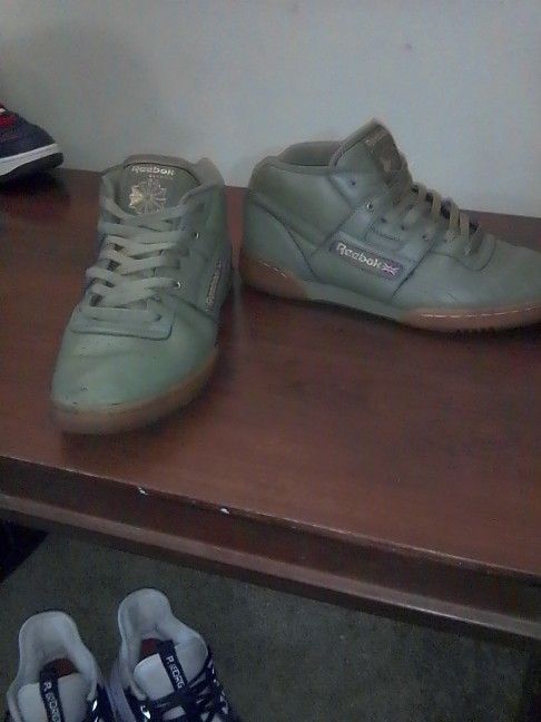 Green and Gold Reebok Classics Size 91/2