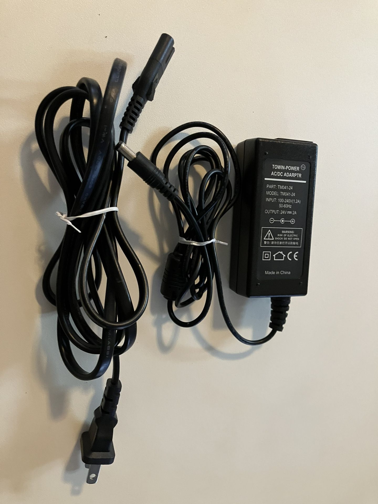Power Supply AC/DC Adapter Model: TM041-24