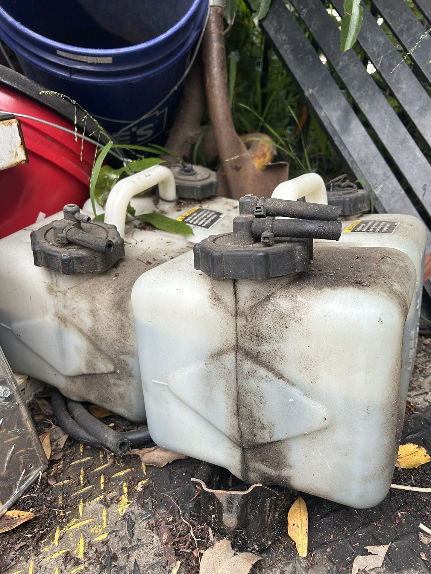 Mercury Outboard Engine Oil Tanks For 2 Stroke Oil, Both Full