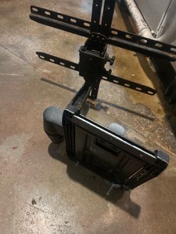 Lot of  six (6) flat screen TV  outdoor wall mounts