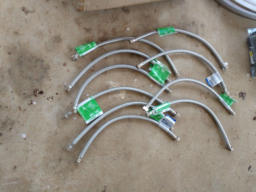 20 / 20 Inch Bathroom Sink Water Lines