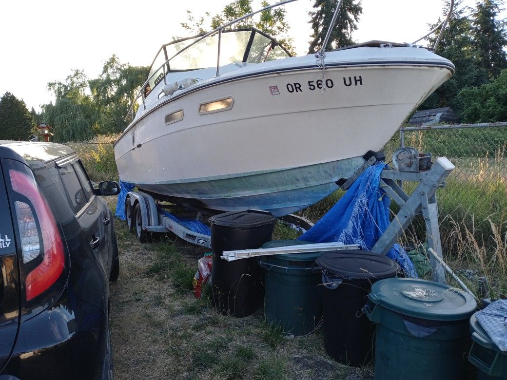 26 Foot Sea Ray Cuddy Cabin