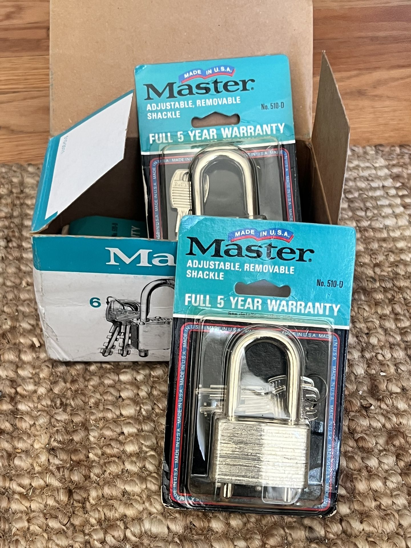 master lock adjudtable removable 5$