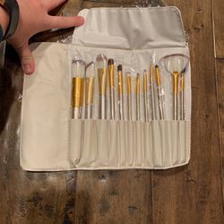 BRAND NEW Makeup Brushes And Wrap Holder