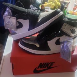 Air Jordan 1 Retro High OG Silver Toe