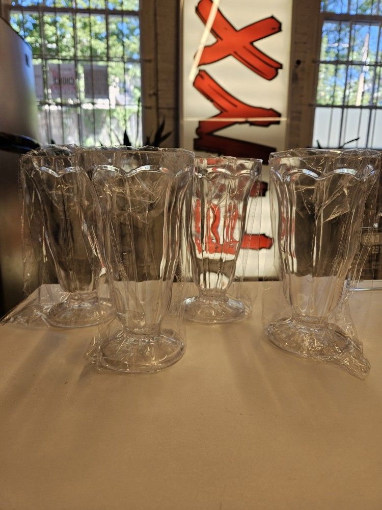 4 PACK 13.5 oz Milkshake Glasses Plastic Old Fashioned Retro Vintage Style 50's Diner Soda Fountain Drink Ice Cream Sundae Cups