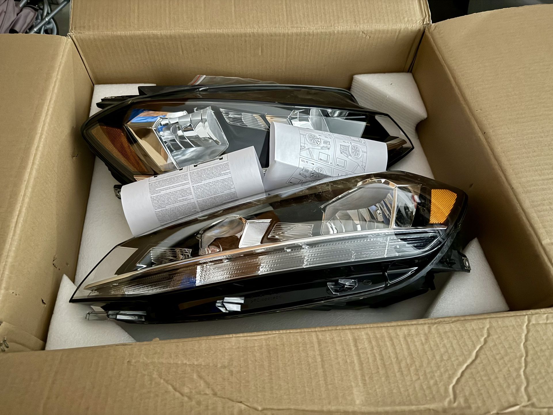 2020 Volkswagen GTi OEM Headlights