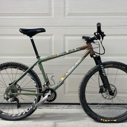 Custom Black Cat Mountain Bike – Hand-Built California | Mullet MTB | Shimano Deore
