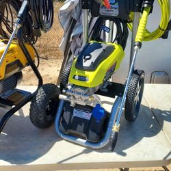 RYOBI 2500 PSI 1.2 GPM
High Performance
Cold Water Electric
Pressure Washer
