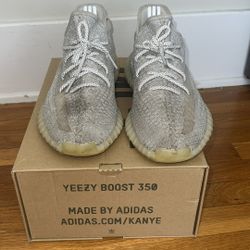 Men’s Yeezy 350 V2 Static Reflective sneakers. Worn a good amount of times. But no tears or damage