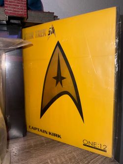 MEZCO ONE 12 : Star Trek Captain Kirk