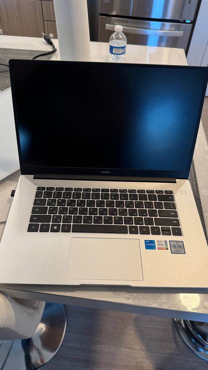 Huawei MateBook D15 (i5-1135G7, 8 GB/512 GB SSD) – Excellent Condition