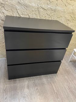 Dark Brown 3-Drawer Dresser - Local Delivery Available for an Additional Fee - See My Other Items😎