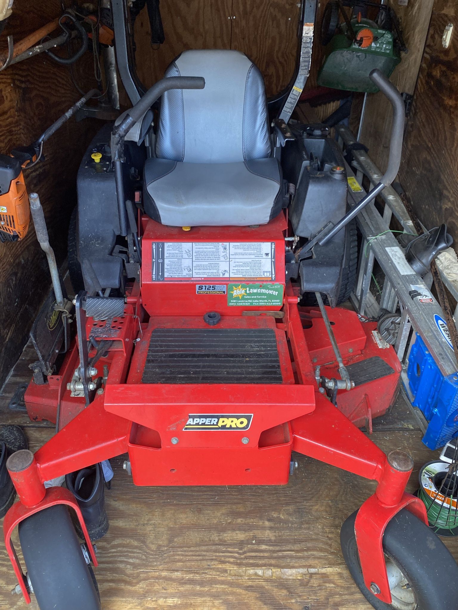 Snapper Pro - S125 xt chipper - Seated Lawn Mower