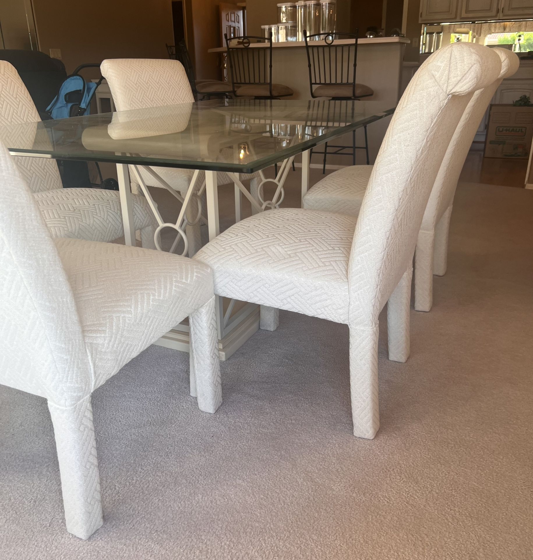 Gorgeous Dining Table And Chairs