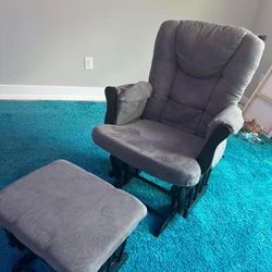 Rocking Nursing Chair With  Footrest 