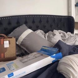 King Size Needle Wingback 