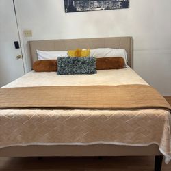 King Bed With Mattress 