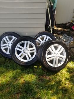 2013 Mercedes Benz gl450 OEM 19 inch wheels